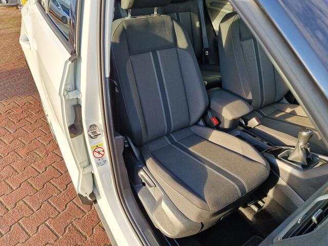 Volkswagen T-Roc 1.0 TSI Style Business 12 MND BOVAG GAR. | NAVI | TWO TONE LAK | ACC | PDC V+A | CLIM. CONTR. | APPLECARPLAY/ANDROID AUTO