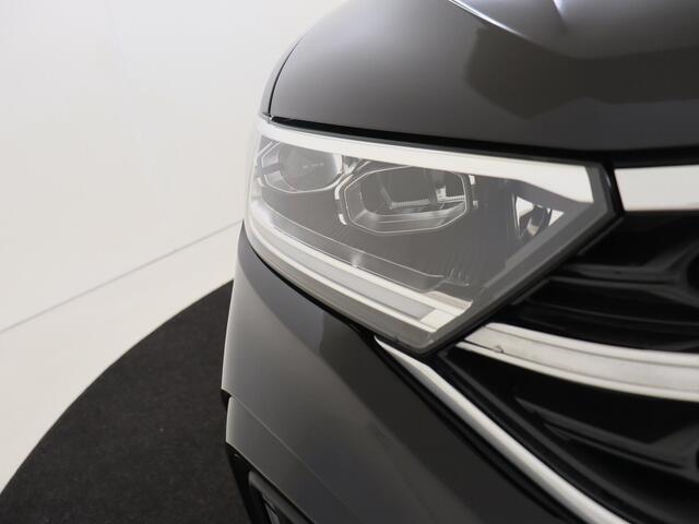 Volkswagen T-Roc R-Line Edition | 'App-Connect' draadloze smartphone integratie | Airconditioning automatisch, 2-zone (Climatronic) | Binnenspiegel automatisch dimmend