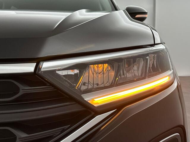 Volkswagen T-Roc Life Edition 1.0 85 kW / 116 pk TSI SUV 6 versn. H