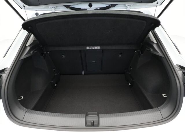 Volkswagen T-Roc 1.5 TSI 150pk DSG Style Navigatie Pdc Stoelverwarming Clima