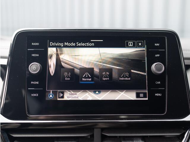 Volkswagen T-Roc 1.5 TSI 150Pk R-Line Business | IQ Light | Trekhaak afnb. | Camera | Keyless | Side Assist | Prijs Rijklaar!!