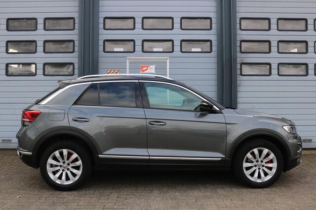 Volkswagen T-Roc 1.5 TSI Sport Virtual cockpit Xenon Pdc Camera T-haak Bj:2018