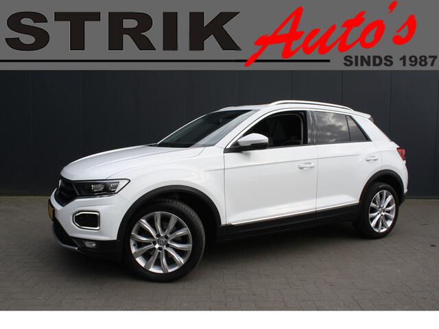 Volkswagen T-Roc 1.5 TSI Sport - PANORAMADAK - TREKHAAK - VIRTUAL COCKPIT - NAVIGATIE