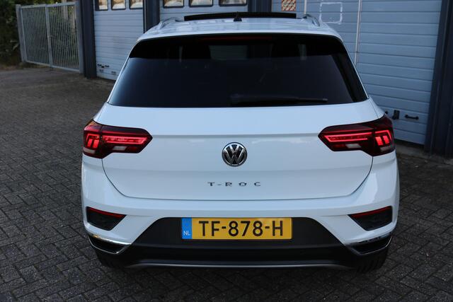 Volkswagen T-Roc 1.5 TSI Sport Xenon Panodak Navi Virtual cockpit T-haak Bj:2018