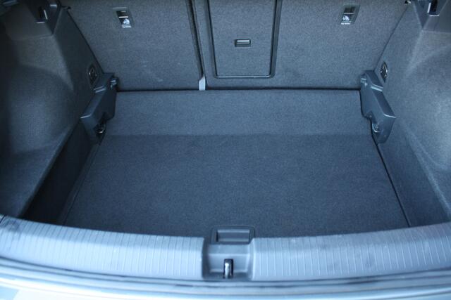 Volkswagen T-Roc 1.5 TSI Style AUTOMAAT - NAVIGATIE - CLIMATE CONTROL