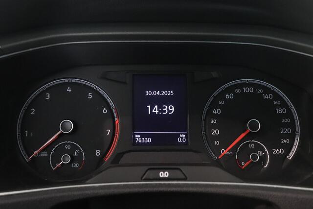 Volkswagen T-Roc 1.0 TSI Style | Airco | Parkeersensoren | Navigatie | Adaptieve Cruise control | Apple Carplay Android Auto |