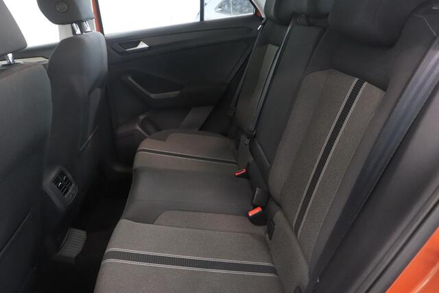Volkswagen T-Roc 1.0 TSI Style | Airco | Parkeersensoren | Navigatie | Adaptieve Cruise control | Apple Carplay Android Auto |