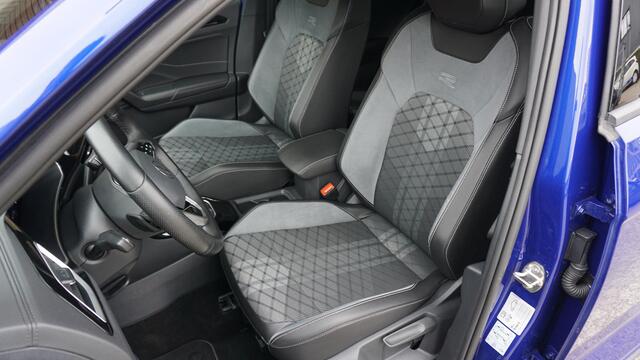 Volkswagen T-Roc 1.5 TSI 150pk DSG 2x R-Line IQ Light Afn-Trekhaak 17inch LM Adaptive Cruise Control Stuurverwarming *Lapiz Blue*