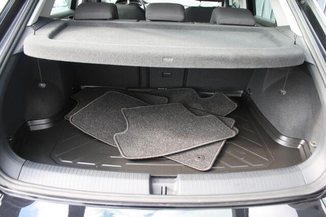 Volkswagen T-Roc 1.5 TSI Style Business - NAVIGATIE - CAMERA - 1e EIGENAAR - RIJKLAAR