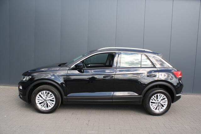 Volkswagen T-Roc 1.5 TSI Style Business - NAVIGATIE - CAMERA - 1e EIGENAAR - RIJKLAAR