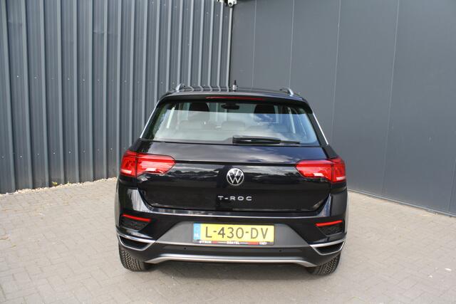 Volkswagen T-Roc 1.5 TSI Style Business - NAVIGATIE - CAMERA - 1e EIGENAAR - RIJKLAAR