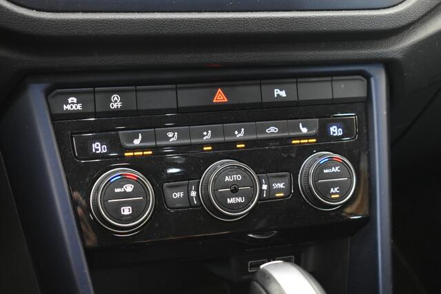 Volkswagen T-Roc 1.5 TSI Sport busines R Automaat Navi Carplay Stoelverw. Adapt. Cru