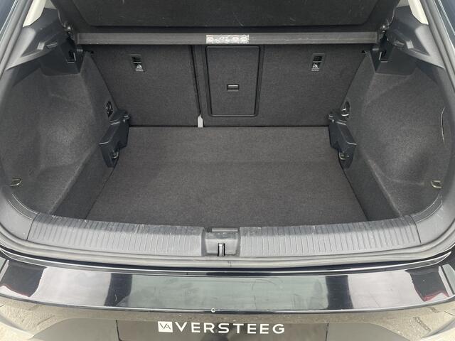 Volkswagen T-Roc 1.5 TSI Sport | LED | Trekhaak | Carplay | Camera | PDC