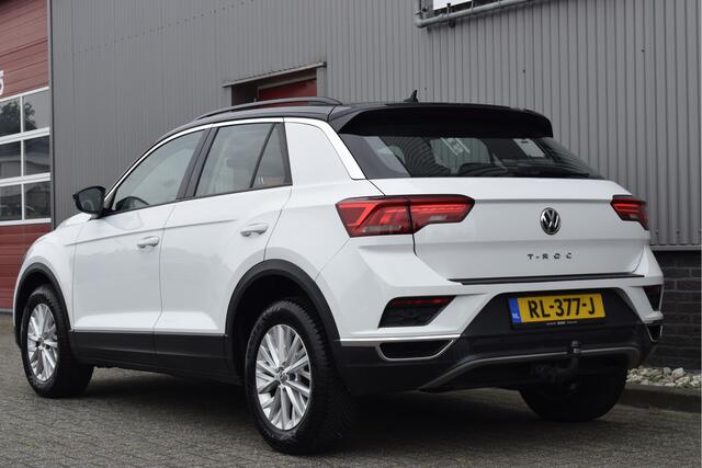 Volkswagen T-Roc 1.0 TSI Style Adaptive cruise, Trekhaak, Navi, Carplay