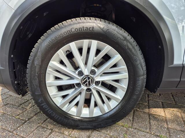 Volkswagen T-Roc 1.0 TSI Style | PDC voor en achter | Achteruitrijcamera | LM Velgen | Airco | Cruise Controle