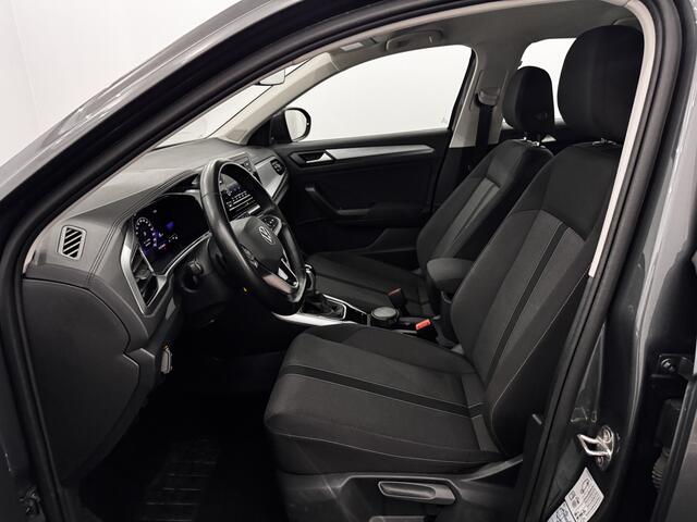 Volkswagen T-Roc 1.5 TSI Life Clima, Parkeersensoren, Apple carplay, Cruise control, Virtual desk, A start stop