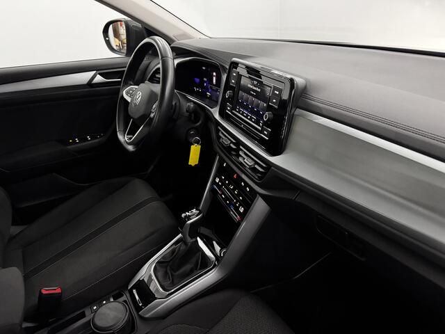 Volkswagen T-Roc 1.5 TSI Life Clima, Parkeersensoren, Apple carplay, Cruise control, Virtual desk, A start stop