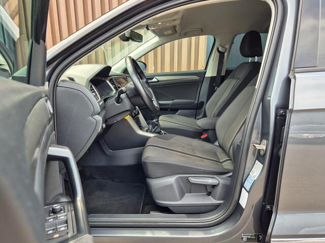 Volkswagen T-Roc 1.0 TSI Style Business | Matrix | Trekhaak | BTW | Camera