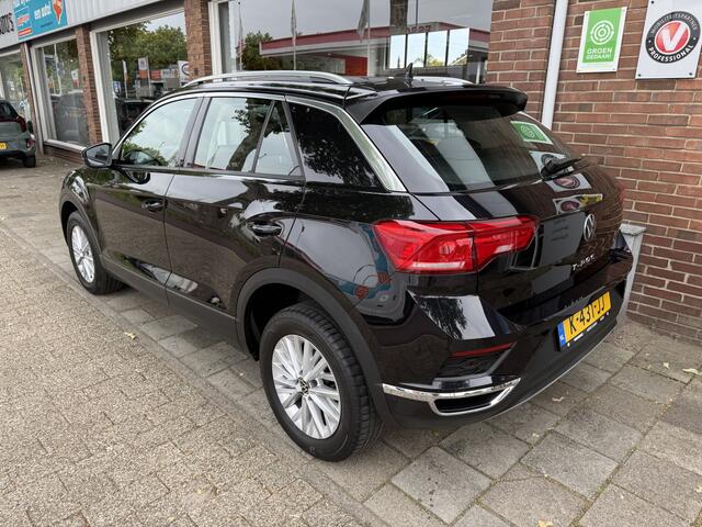 Volkswagen T-Roc 1.0 TSI Style Business | navigatie | cruise control | parkeer sensoren |
