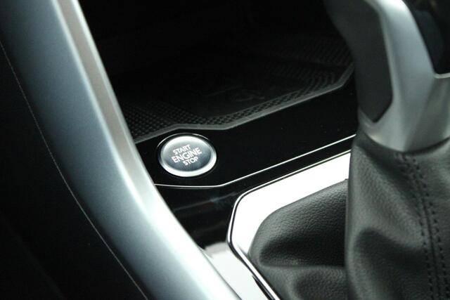 Volkswagen T-Roc 1.5 TSI 150pk DSG Life Edition Keyless Camera Stoelverwarming Navigatie