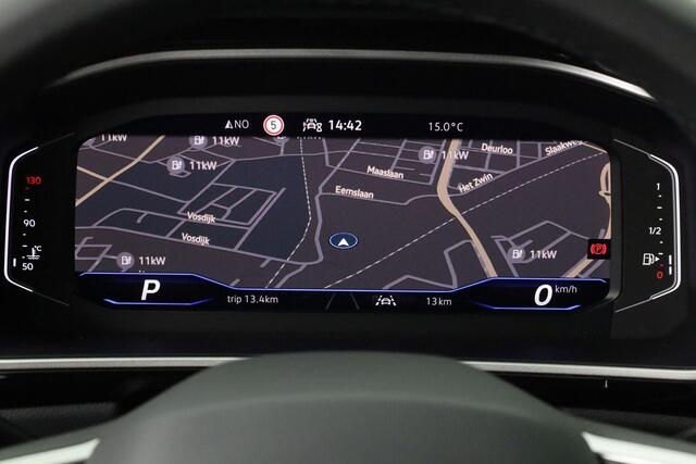 Volkswagen T-Roc R-Line-Edition 1.5 TSI 110 kW / 150 pk DSG | Camera | Stoelverwarming | LED | 17 inch