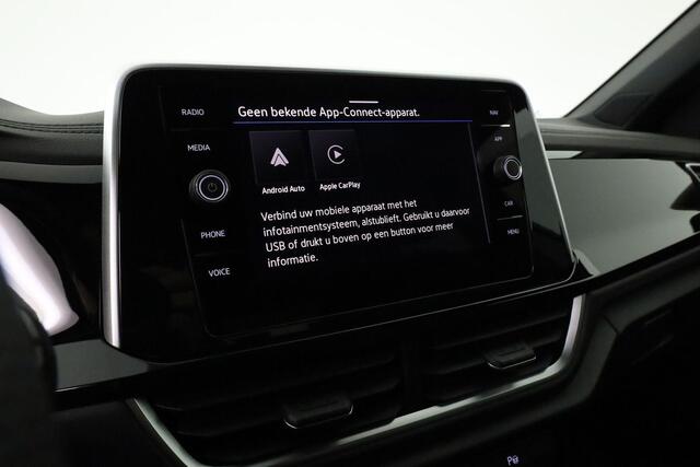 Volkswagen T-Roc R-Line Edition 1.5 TSI 110 kW / 150 pk DSG | IQ Light | Camera | Stoeloverwarming | Keyless | 17 inch