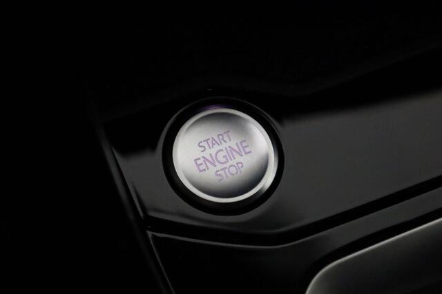 Volkswagen T-Roc R-Line Edition 1.5 TSI 110 kW / 150 pk DSG | IQ Light | Camera | Park Assist | Keyless | 17 inch