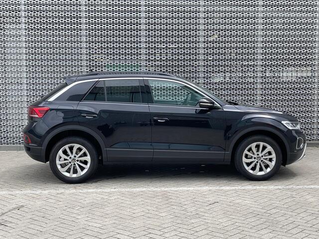 Volkswagen T-Roc 1.0 TSI 110PK Life Edition / Achteruitrijcamera / App Connect / Getint Glas / 17'' LMV / VW