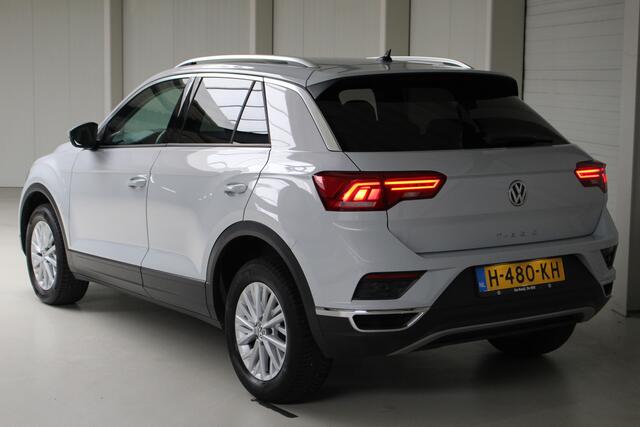 Volkswagen T-Roc 1.5 TSI Style Navigatie | Inklapbare spiegels | Climate Control | Privacy Glass
