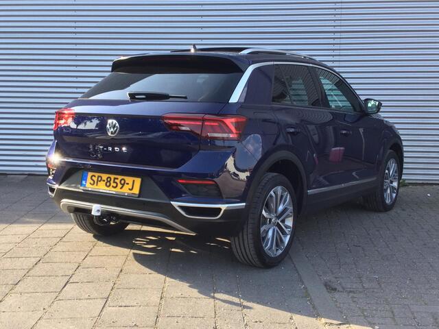Volkswagen T-Roc 1.5 TSI Sport | Digitaal Dashboard | Trekhaak | Schuifdak | Camera |