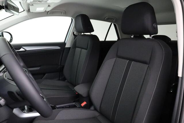 Volkswagen T-Roc Life Edition 1.5 TSI 110 kW / 150 pk DSG | IQ Light | Camera | Park Assist | Side Assist | 17 inch