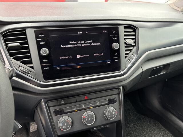 Volkswagen T-Roc 1.0 TSI 1STE EIG / TREKHAAK / AIRCO / CARPLAY / ELEK RAMEN / NL-AUTO