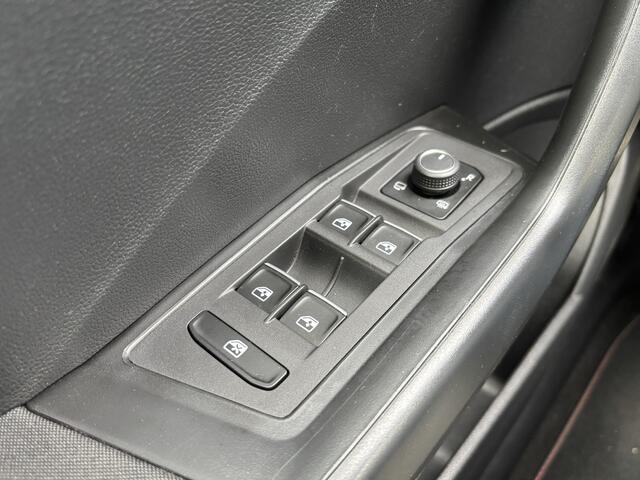 Volkswagen T-Roc 1.5 TSI Sport | Afn. Trekhaak | Navigatie | ACC | LED | Virt. Cockpit |