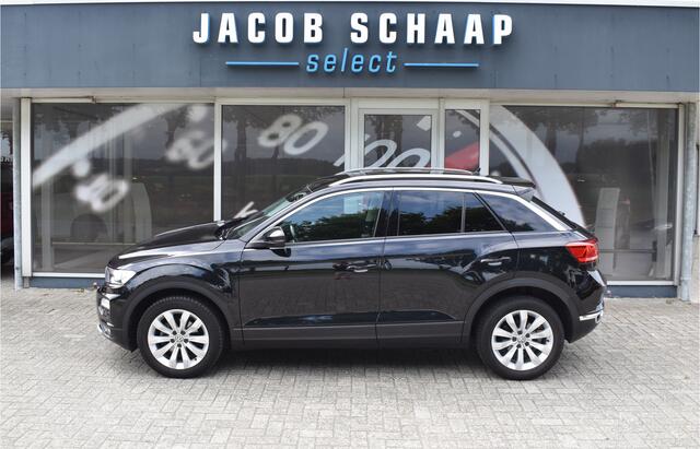 Volkswagen T-Roc 1.5 TSI Style Automaat / Navigatie / Adap. Cruise / Trekhaak / Camera / PDC v+a / 17" LM