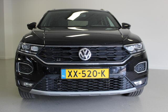 Volkswagen T-Roc 1.5 TSI Sport | ACC | TREKHAAK | STOEL-VERW | 17'LMV | CARPLAY | NAVI | CLIMA | LED | PDC |
