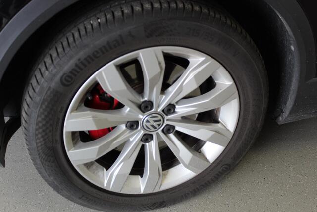 Volkswagen T-Roc 1.5 TSI Sport | ACC | TREKHAAK | STOEL-VERW | 17'LMV | CARPLAY | NAVI | CLIMA | LED | PDC |