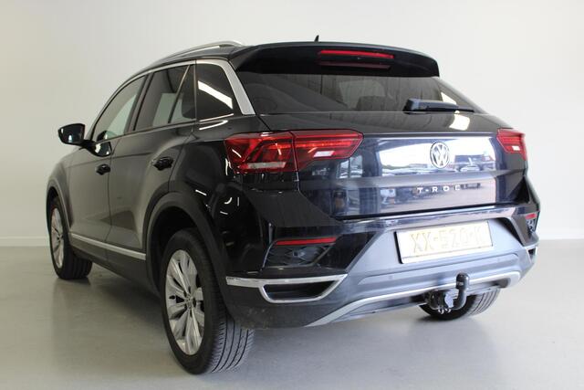 Volkswagen T-Roc 1.5 TSI Sport | ACC | TREKHAAK | STOEL-VERW | 17'LMV | CARPLAY | NAVI | CLIMA | LED | PDC |