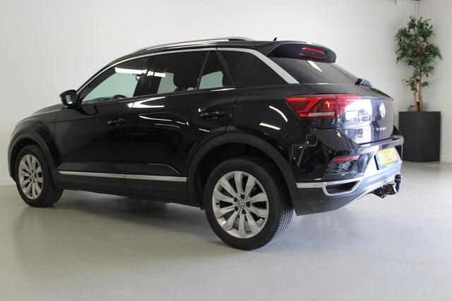 Volkswagen T-Roc 1.5 TSI Sport | ACC | TREKHAAK | STOEL-VERW | 17'LMV | CARPLAY | NAVI | CLIMA | LED | PDC |