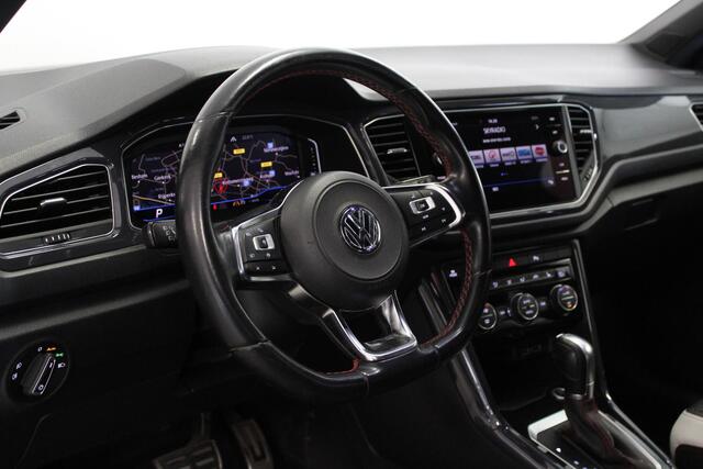 Volkswagen T-Roc 1.5 TSI Sport | ACC | TREKHAAK | STOEL-VERW | 17'LMV | CARPLAY | NAVI | CLIMA | LED | PDC |