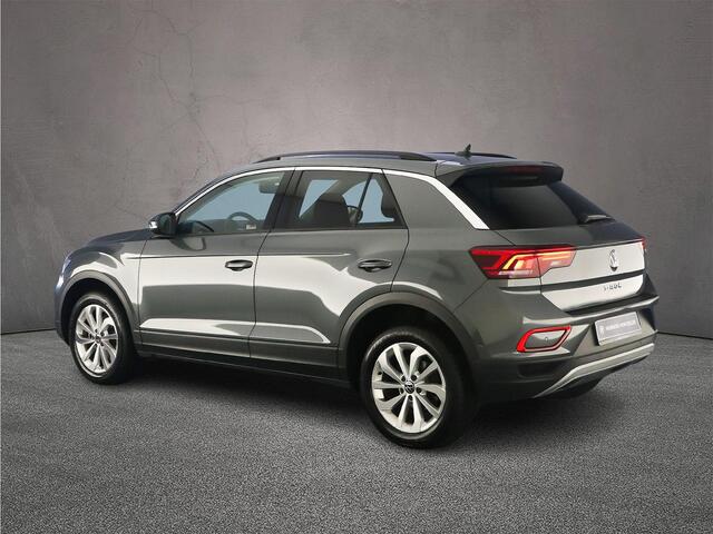 Volkswagen T-Roc Life Edition 1.0 TSI 115pk Adaptive cruise control, Achteruitrijcamera, Parkeersensoren, Stoelverwarming, LED koplampen, Airco, DAB, Radio, Bluetooth