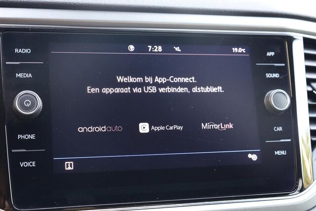 Volkswagen T-Roc 1.0 TSI Style Business CARPLAY ACC STOELVERW. LANE-ASSIST 2xPDC LMV ENZ.