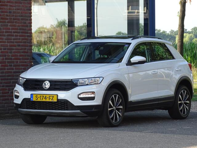 Volkswagen T-Roc 1.0 TSI Style Business Panoramadak Trekhaak