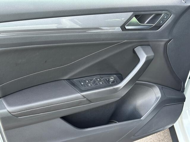 Volkswagen T-Roc 1.5 TSI 150pk DSG Style | Camera | Navi | Adapt. Cruise | IQ light | Rijklaar incl. garantie