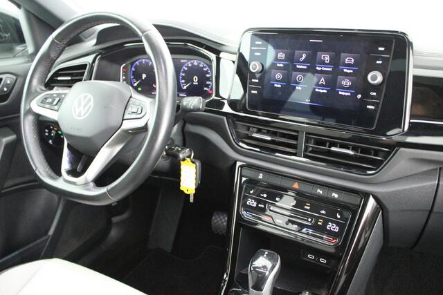 Volkswagen T-Roc 1.5 TSI 150pk DSG Style Camera Panoramadak IQ.Light Stoelverwarming Carplay
