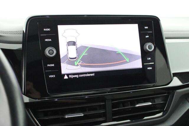 Volkswagen T-Roc 1.5 TSI 150pk DSG Style Camera Panoramadak IQ.Light Stoelverwarming Carplay