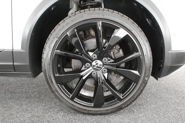 Volkswagen T-Roc 1.5 TSI 150pk DSG Style Camera Panoramadak IQ.Light Stoelverwarming Carplay