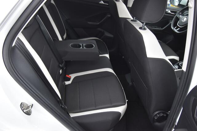 Volkswagen T-Roc 1.5 TSI Sport , PANORAMADAK , CLIMA , CR CONTR , LED KOPL , PDC V+A ,