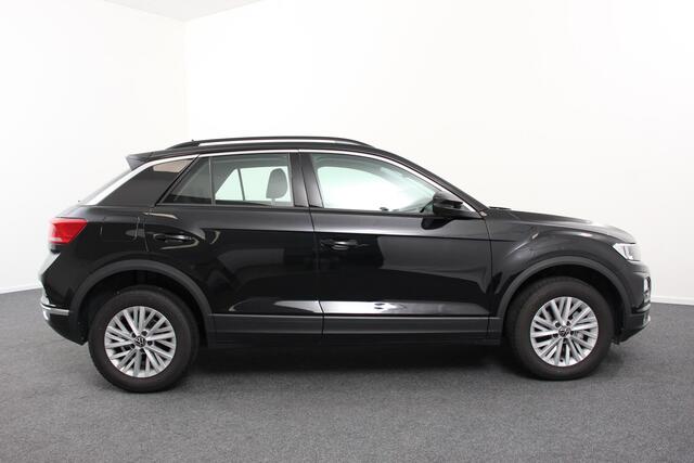 Volkswagen T-Roc 1.5 TSI 150pk Automaat Style | Navigatie | Climate Control | Adaptieve Cruise Control | Electrisch bedienbare achterklep | Camera | Parkeersensoren Voor en Achter | Verwarmbare voorstoelen