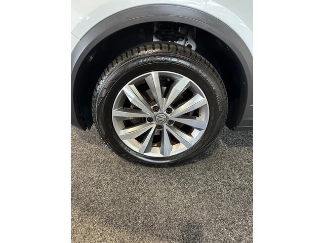 Volkswagen T-Roc 1.0 TSI STYLE STOELV LM VELGEN PDC ISOFIX 6BAK ALL-IN!