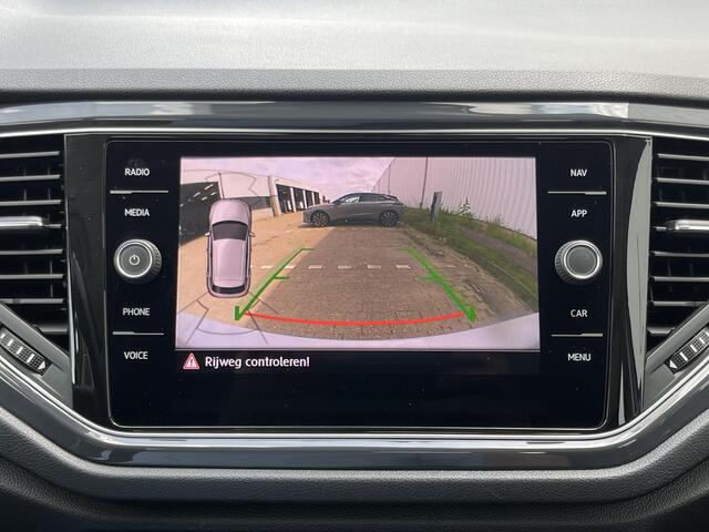 Volkswagen T-Roc 1.5 TSI Style | Leder/Navi/Pano.Dak/Clima/Adapt.Cruise/Afn.Trekhaak/Virtual/Apple CarPlay-Android Auto
